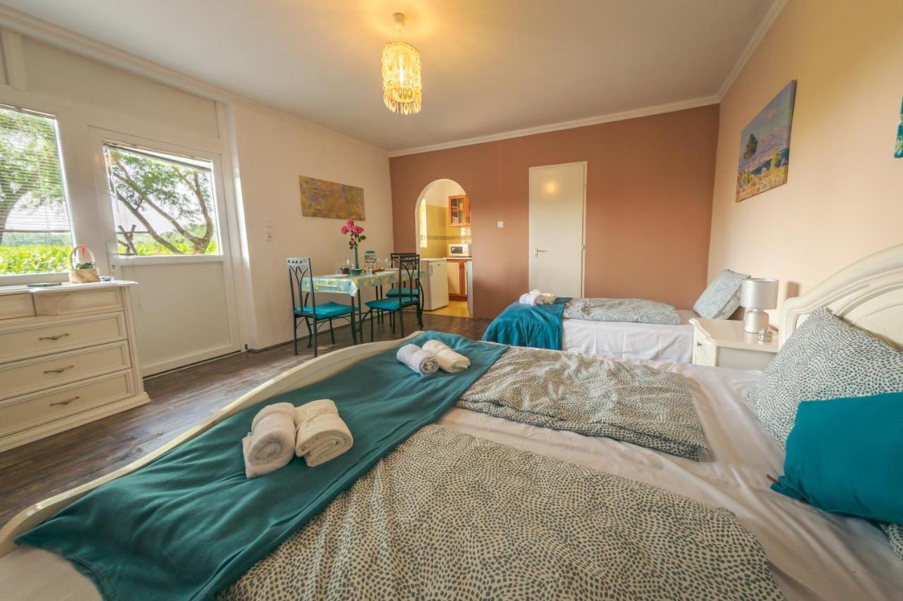 Linett Apartman ハイデゥソボスロー エクステリア 写真